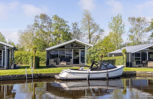 Modern Chalet Near Lake Sneek - Foto 1