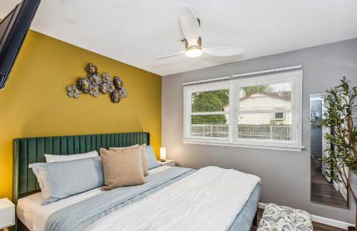 King, Gazebo & Private HotTub~ WestWichita - Photo 8