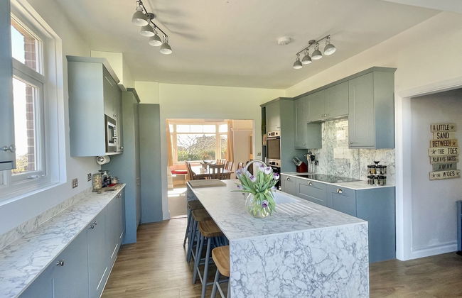 Winterstoke View, Family and dog Friendly Beach Retreat - Photo 13