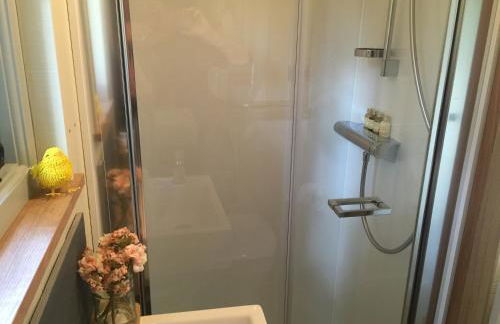 Chez Marguerite Shepherd's Hut with Private Sauna, Outside Bath - Photo 14