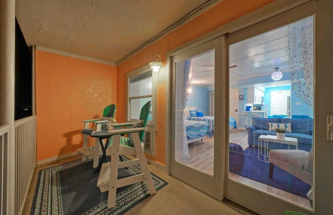 Oceanfront Condo w/ Private Balcony Pool + Tennis Bubbly Blew by Avantstay - Foto 41
