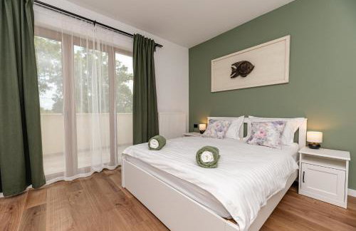 Villa Pietro with a heated Saltwater pool - Photo 23