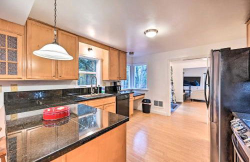 Cozy Redmond Retreat Spacious Deck and Yard! - Foto 11