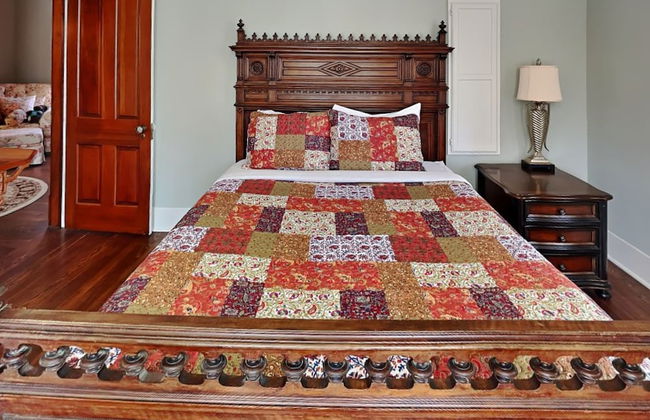 Historic Elegance - Photo 5