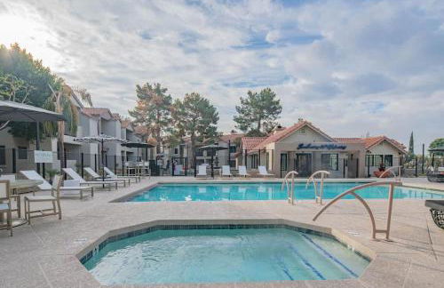 Chic Golf Pickleball Pool Hot Tub King Bed Parking - Foto 8