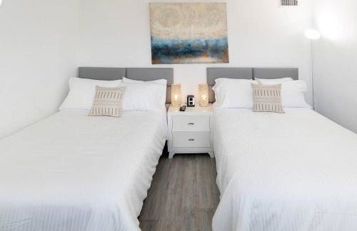 Stunning & Spacious Resort-Style Condo Across From Beach! - Foto 14