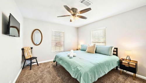 3 bedroom 1 bath WiFi Large back yard with BBQ pit - Foto 3