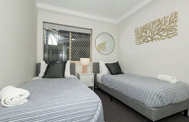 Bayview Beach Holiday Apartments - Photo 9