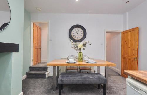 Spacious Bradford House with 4 bedrooms & 6 Beds by PureStay with Parking for 7 nights min! - Foto 11