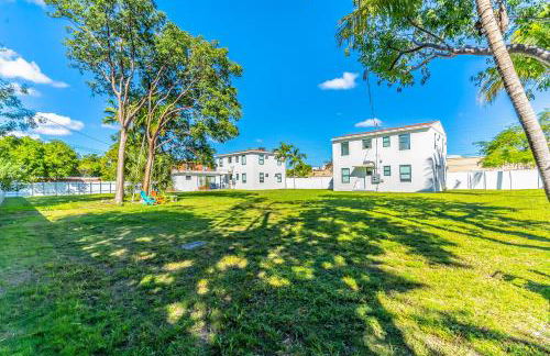 Renovated Apts with Kitchen, Fast WiFi, Smart TV, Roku & Pool Onsite 4 mi to Surfside Beach - Foto 2