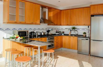 Villa Med A 2 kilometros andando de la playa, del puerto de Aguadoç y a 4 del centro de Sitges Muy Soleada todo el dia Capacidad superior a 16 personas NO REQUIERE COCHE - Foto 18