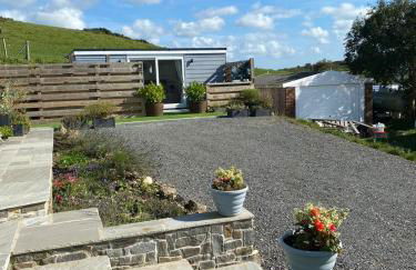 Adorable private couples retreat with hot tub - Photo 29