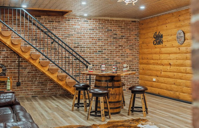 The Bigwood Cabin by Avantstay Hot Tub, Firepit, Pool Table, Private Yard - Photo 22