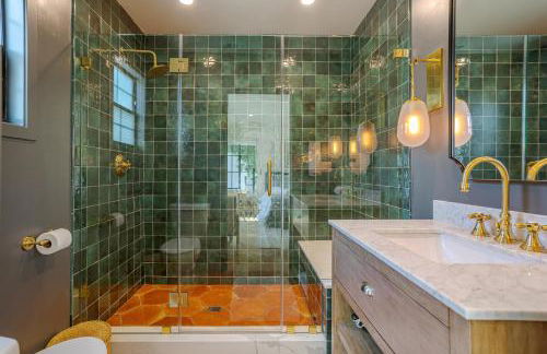 Designer 2 bed near Universal sleeps 8 hot tub - Foto 36