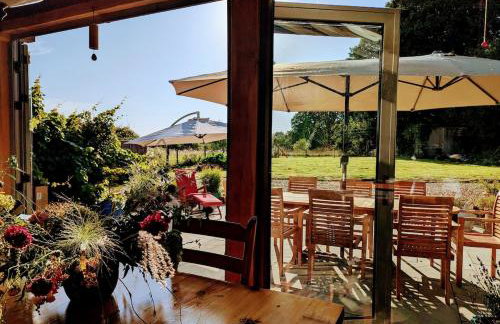 Artist's Hawkhurst Home with Heated Pool & Sauna - Foto 2