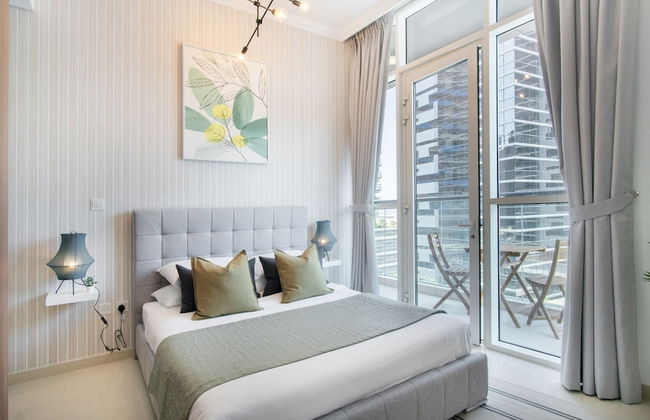 Luxe Apartments near Dubai Mall, Burj Khalifa - Pool, Gym, & Parking by Sojo Stay - Photo 16