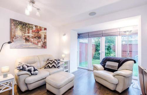 Spacious 3 bedroom home with garden - Foto 31