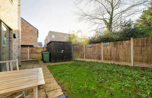 Pass the Keys 53 Austin Drive · Modern Townhouse near Addenbrookes Own Parking - Foto 43