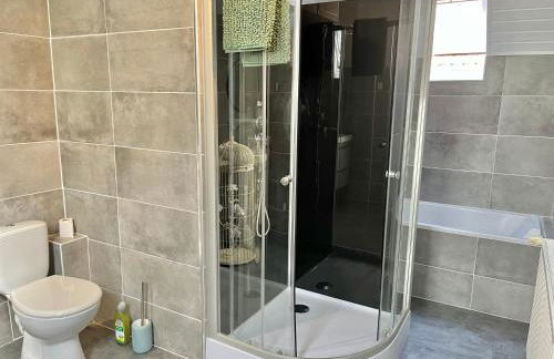 Dans Maison privée Appartement de charme, 70m2 avec pergola Et jardin à 15min centre de Strasbourg Chez Regine - Foto 30