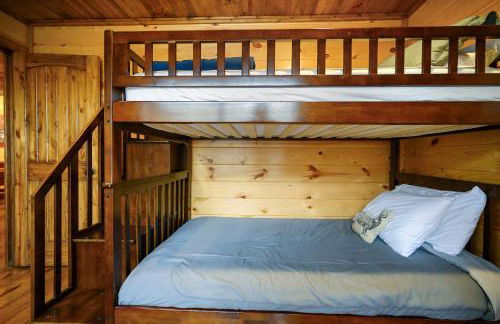 Whitetail Retreat Cabin for 13 - Foto 29