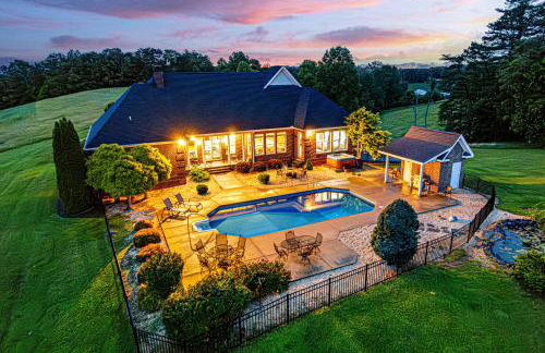 Luxury Getaway Home with Panoramic Views, Pool & Hot Tub! - Foto 60