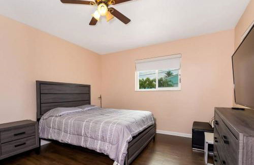 Tranquil Retreat with HEATED POOL Minutes to the Beach - Foto 25