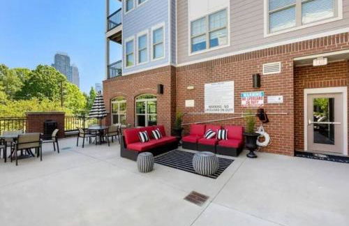 Cozy Uptown apartment with Gym and Swimming pool - Photo 24