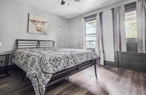 THE 1023 With Private Yard & Parking, Near Falls & Casino by Niagara Hospitality - Foto 38