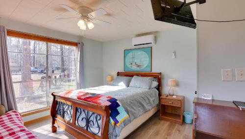 Great for Fishing! Lakefront Studio in Hemphill - Foto 3