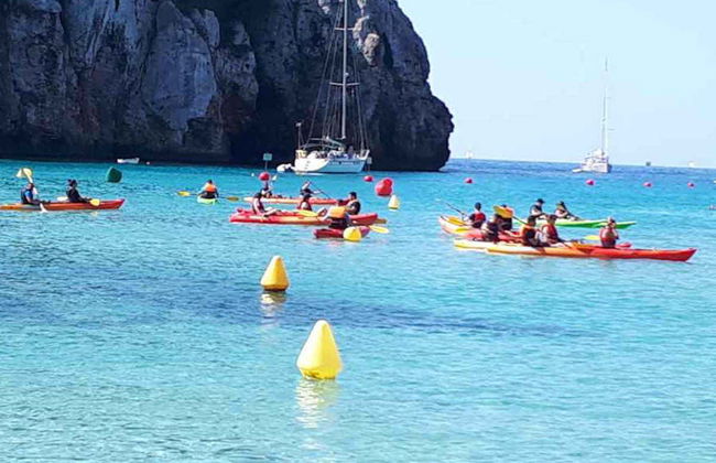 Tour en kayak por las cuevas de Cala en Porter - Foto 3