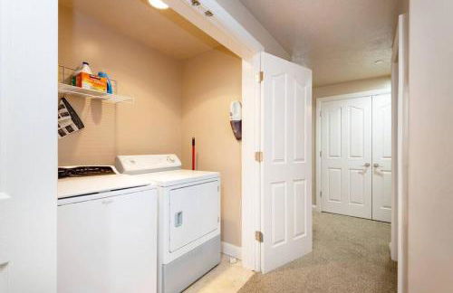 Lakeside Escape 2 BR with Hot Tub - Foto 19