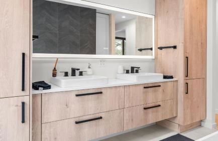 Modern Oasis w Pool Hot Tub Rooftop Deck Home Theater Mariposa Retreat by AvantStay - Foto 21