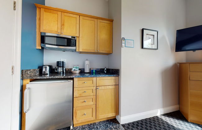 Maverick Suites at 400 Columbus Ave - Foto 45