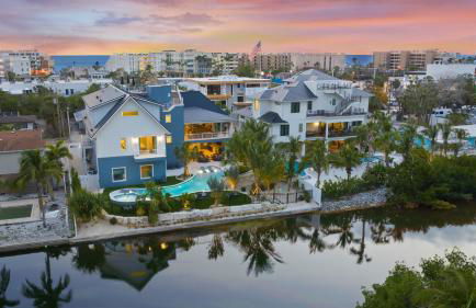 Maritime Manor - Foto 79