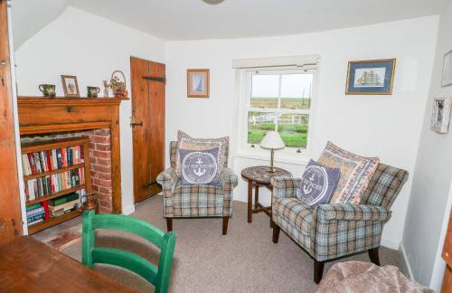 Beach Cottage - Photo 8