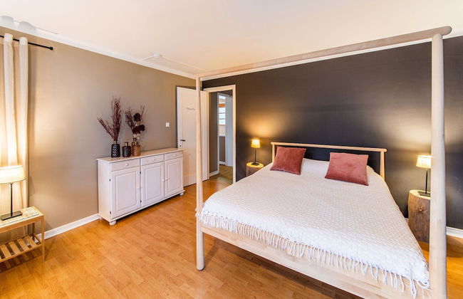 Beautiful Group House With Large Garden - Photo 14