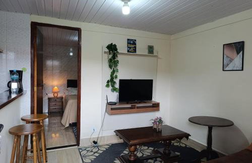 Hospedagem Doce Lar - Casa Girassol - Foto 1