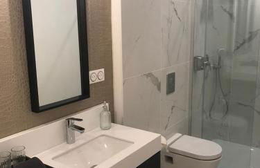 LAZARE Maison de Maître , appartements de standing avec parking privatif à seulement 7 minutes à pied du centre historique de Béziers - Foto 8