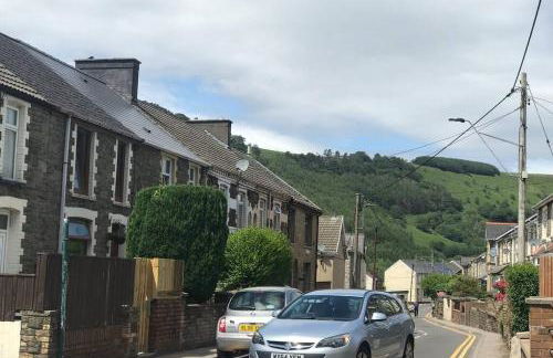 Tranquil Welsh Mountain Gem, Abertillery, Wales - Foto 62
