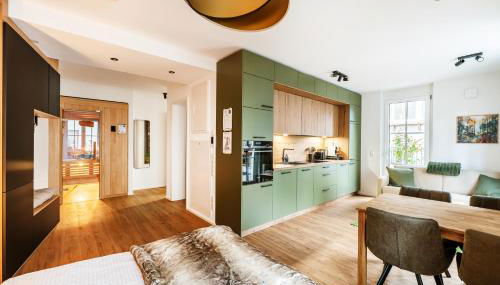 Black Forest Luxury Apartment Waldglück mit Sauna - Foto 1, stove, pet friendly, minibar