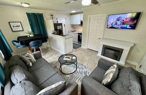 3 Min Walk to Starbucks. Pet Yes - Photo 29