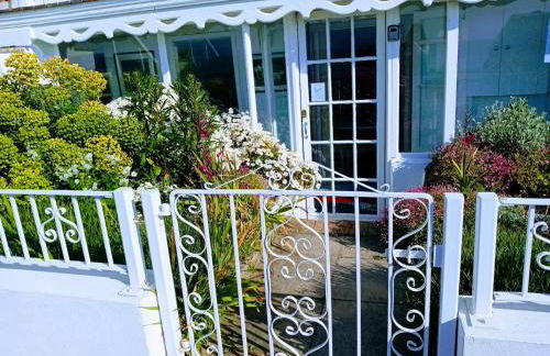 Beachfront Studio Apartment - Foto 1