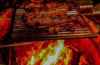 Chalé para 4 pessoas, 2km do Centro, Pet Friendly, Wi-fi 1GB, Lareira e Ar condicionado - Foto 2