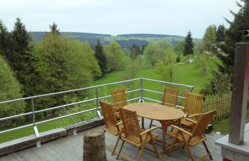 Chalet in Schnett Near Ski Slopes - Foto 18