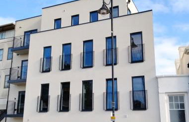 Staines Riverside by Charles Hope - Foto 16