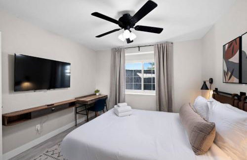 Lux Modern Pet Friendly | Pool | Hot Tub | Tennis - Photo 9