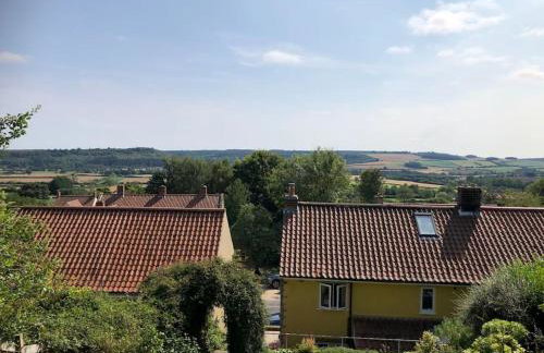 St Anthony’s, bright perkily decorated 3 bedroom house - Photo 18