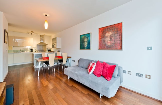 Spacious Flat With Balcony Close to the River in Greenwich by Underthedoormat - Foto 6