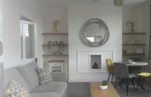 Dots Place 14 Darlington Road DL10 7AW - Foto 1