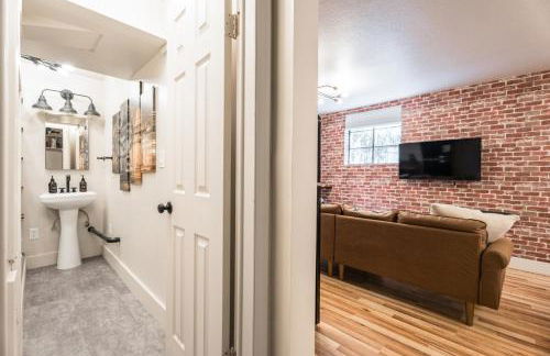 Awaken Your Senses King Bed BSU Parking - Foto 27